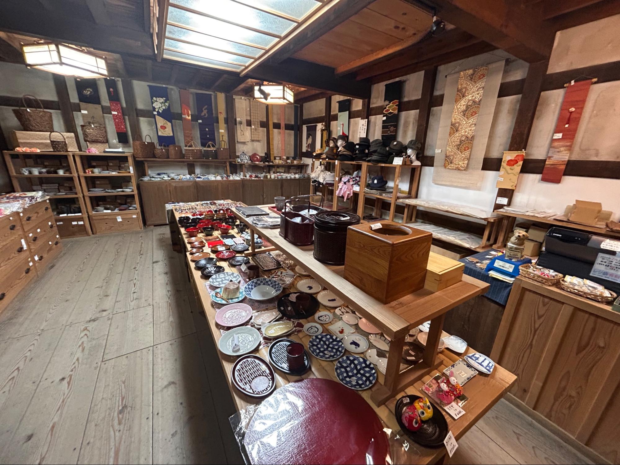 植田屋荒物店の店内の様子