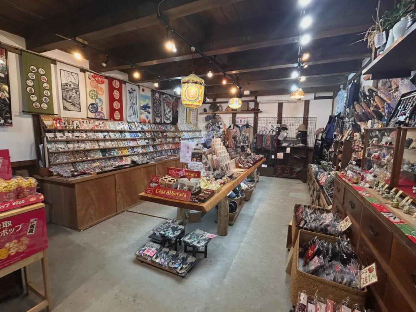 中村屋商店の店内の様子